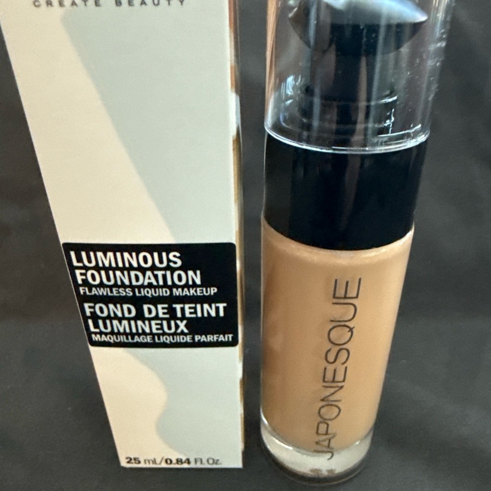 Japonesque Luminous Foundation - Shade 06